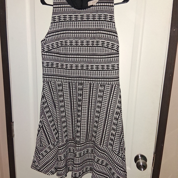 LOFT Dress - Picture 4 of 7